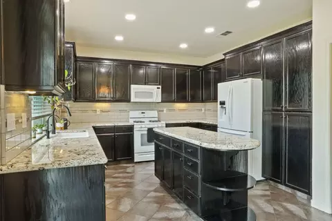 Kitchen - 423 Perlegos Way, Lodi, CA 95240 photo 1 of 3