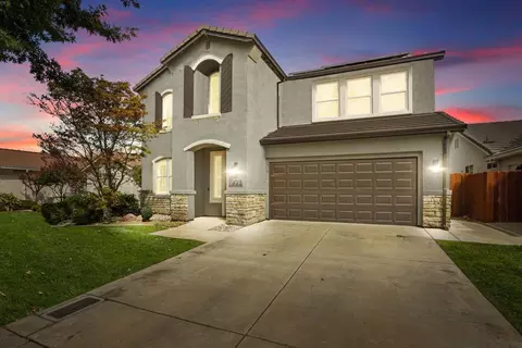 Exterior - 423 Perlegos Way, Lodi, CA 95240 photo 1 of 3