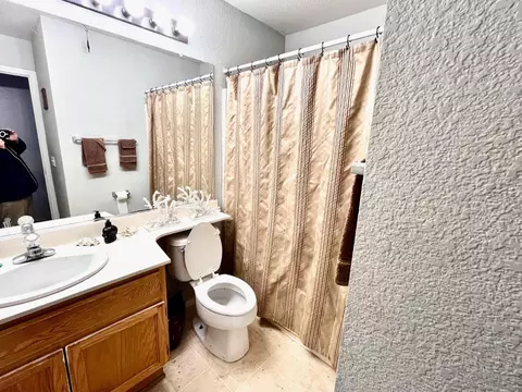 Bath - 3217 Jeanette Ct, Tracy, CA 95376 photo 2 of 2