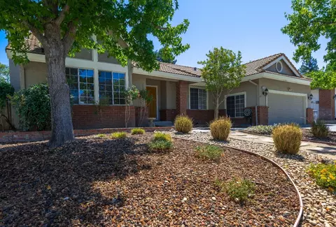 1027 Village Cir, Winters, CA 95694 photo 1