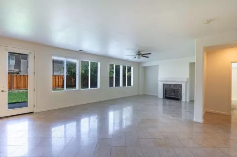 Living - 1853 Lloyd C Gary Dr, Tracy, CA 95376 photo 4 of 9