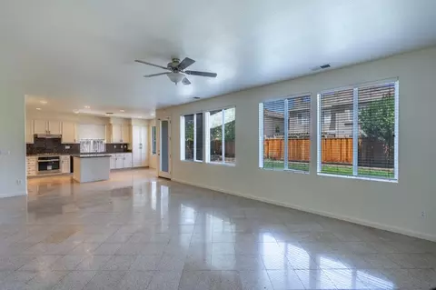 Living - 1853 Lloyd C Gary Dr, Tracy, CA 95376 photo 5 of 9