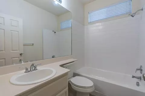 Bath - 1853 Lloyd C Gary Dr, Tracy, CA 95376 photo 1 of 3
