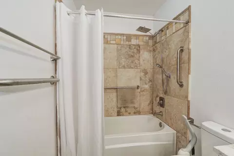 Bath - 3117 Newport Ter, Davis, CA 95618 photo 2 of 3