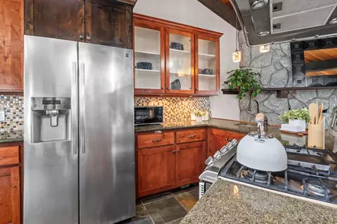 Kitchen - 1205 Mae Ave, Tracy, CA 95376 photo 7 of 8