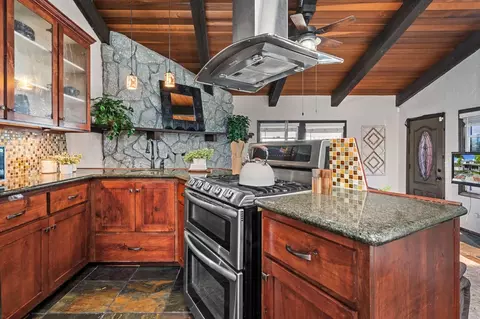 Kitchen - 1205 Mae Ave, Tracy, CA 95376 photo 6 of 8