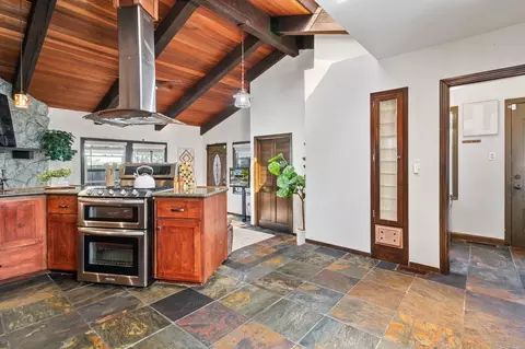 Entry Way - 1205 Mae Ave, Tracy, CA 95376 photo 7 of 11