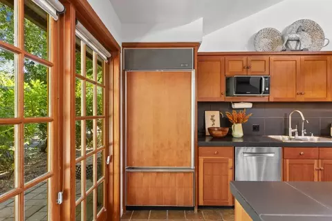 Kitchen - 2317 Elendil Ln, Davis, CA 95616 photo 4 of 5