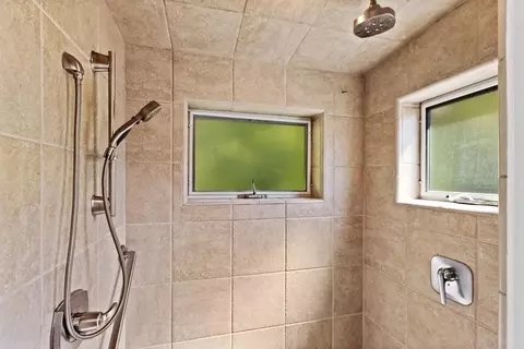 Bath - 2317 Elendil Ln, Davis, CA 95616 photo 8 of 8