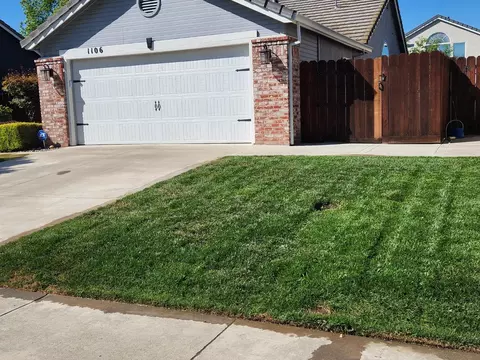 1106 Lourence Dr, Tracy, CA 95376 photo 2