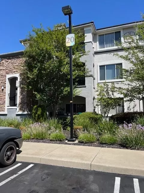 701 Gibson Dr #2033, Roseville, CA 95678