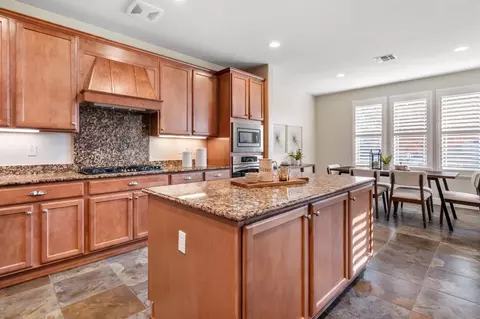 2537 Shadow Berry Dr, Manteca, CA 95336 photo 10