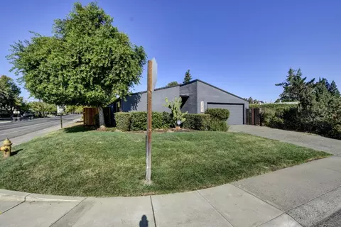 2001 Clearfield Way, Carmichael, CA 95608 photo 2