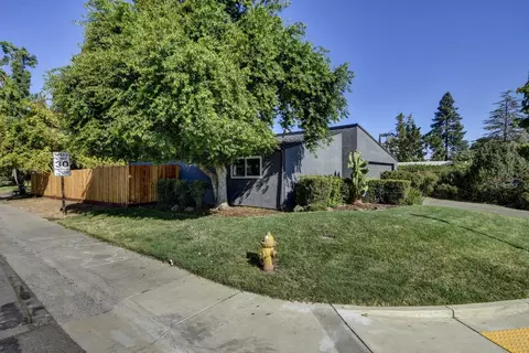 2001 Clearfield Way, Carmichael, CA 95608 photo 3