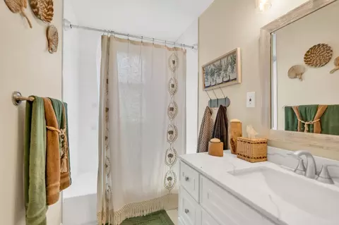 Bath - 2841 Avalon Dr, Sacramento, CA 95821 photo 1 of 6