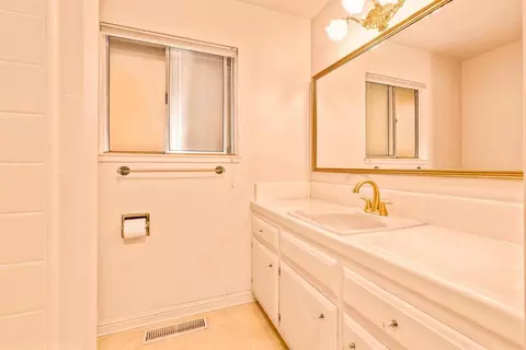 1006 Pasadena Ln, Modesto, CA 95350 photo 16