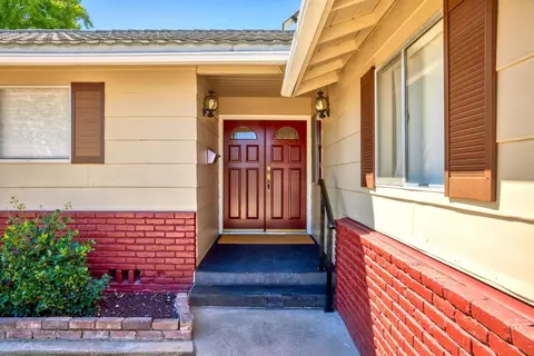 1006 Pasadena Ln, Modesto, CA 95350 photo 2