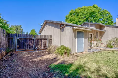7545 Amigo Way, Redding, CA 96002 photo 32