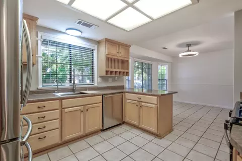 7545 Amigo Way, Redding, CA 96002 photo 15
