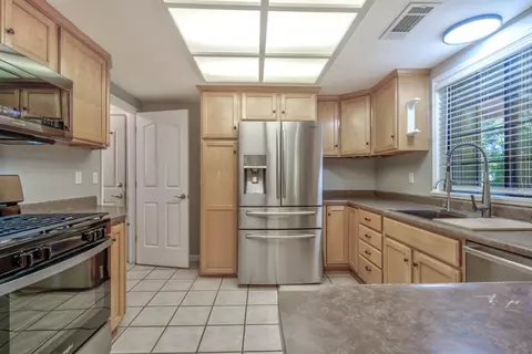 7545 Amigo Way, Redding, CA 96002 photo 13