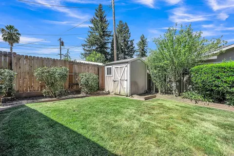 Exterior - 5223 Cypress Ave, Carmichael, CA 95608 photo 9 of 12