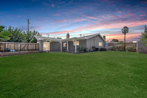 Exterior - 5223 Cypress Ave, Carmichael, CA 95608 photo 7 of 12