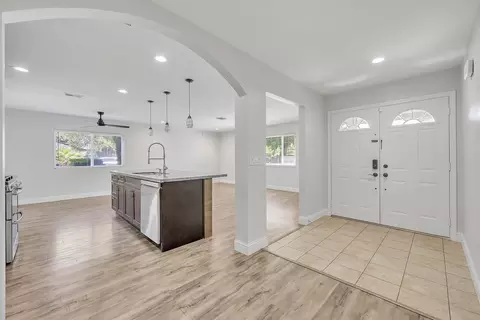Entry Way - 5223 Cypress Ave, Carmichael, CA 95608 photo 1 of 1