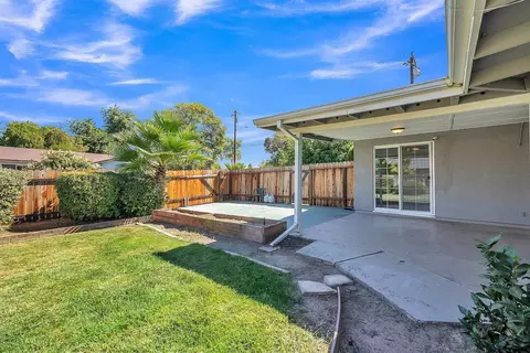 Exterior - 5223 Cypress Ave, Carmichael, CA 95608 photo 6 of 12