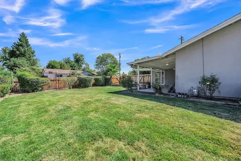 Exterior - 5223 Cypress Ave, Carmichael, CA 95608 photo 10 of 12