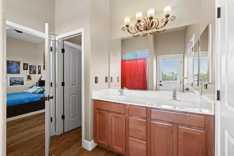 Bath - 9540 Stablegate Rd, Wilton, CA 95693 photo 7 of 9