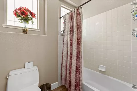 Bath - 9540 Stablegate Rd, Wilton, CA 95693 photo 6 of 9