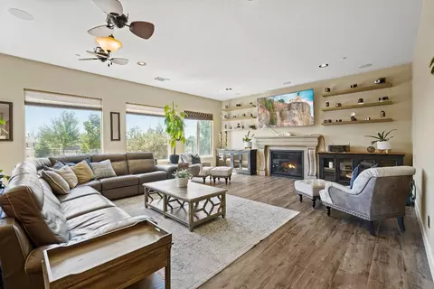 Living - 9540 Stablegate Rd, Wilton, CA 95693 photo 2 of 9
