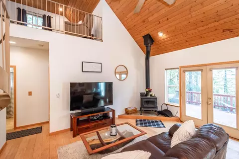 Living - 6298 Pine Needle Ln, Placerville, CA 95667 photo 3 of 4