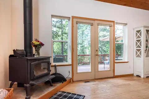 Entry Way - 6298 Pine Needle Ln, Placerville, CA 95667 photo 3 of 4