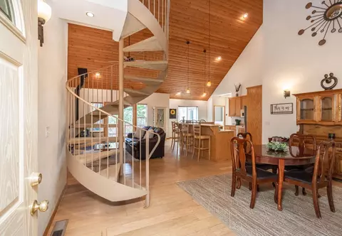 Entry Way - 6298 Pine Needle Ln, Placerville, CA 95667 photo 2 of 4