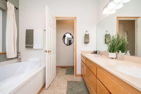 Bath - 6298 Pine Needle Ln, Placerville, CA 95667 photo 1 of 5