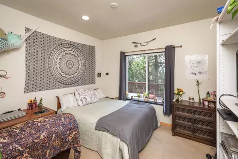 Bedroom - 6298 Pine Needle Ln, Placerville, CA 95667 photo 4 of 8