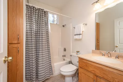 Bath - 6298 Pine Needle Ln, Placerville, CA 95667 photo 5 of 5
