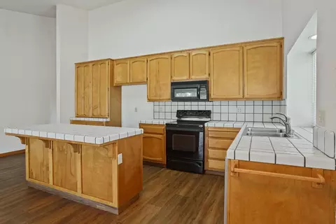 2529 Meadow Oak Dr, Modesto, CA 95355 photo 15