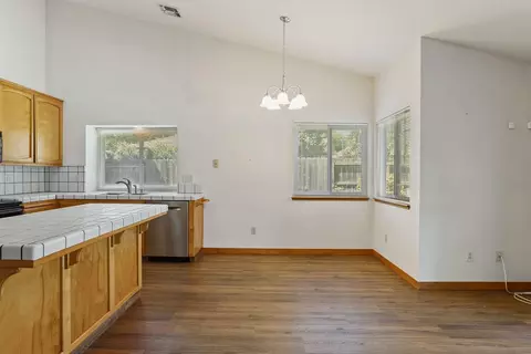 2529 Meadow Oak Dr, Modesto, CA 95355 photo 14
