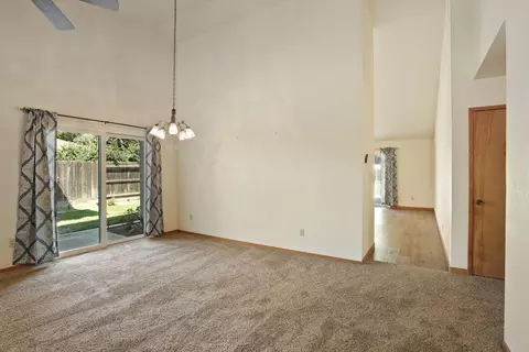 2529 Meadow Oak Dr, Modesto, CA 95355 photo 11