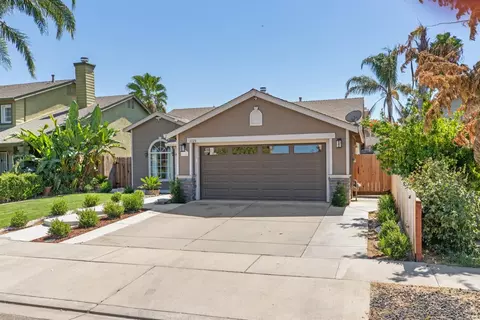 Exterior - 1126 Moonlight Dr, Ceres, CA 95307 photo 4 of 8