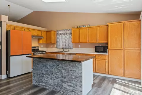 Kitchen - 1126 Moonlight Dr, Ceres, CA 95307 photo 1 of 3