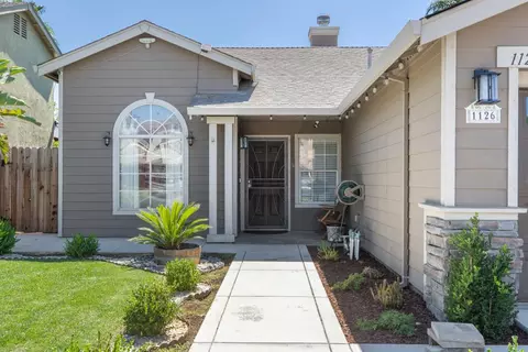 Exterior - 1126 Moonlight Dr, Ceres, CA 95307 photo 5 of 8