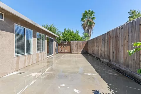 Exterior - 1126 Moonlight Dr, Ceres, CA 95307 photo 8 of 8