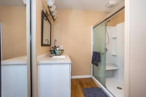 Bath - 1820 Lobero Ln, Modesto, CA 95355 photo 2 of 4