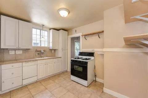 Kitchen - 1522 33rd St, Sacramento, CA 95816 photo 1 of 3