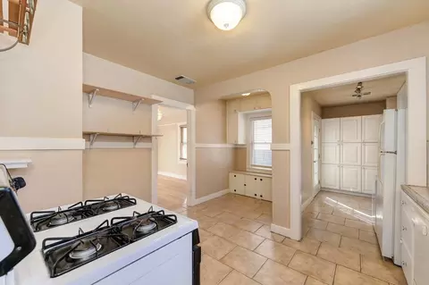 Entry Way - 1522 33rd St, Sacramento, CA 95816 photo 1 of 2