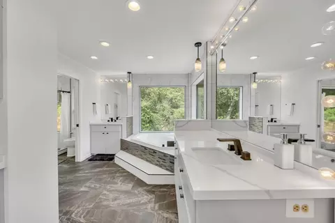 Bath - 3738 Springer Rd, Placerville, CA 95667 photo 2 of 8