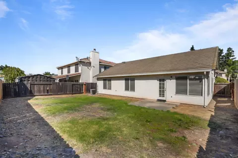 Exterior - 3313 Saddle Creek Ln, Modesto, CA 95355 photo 4 of 4